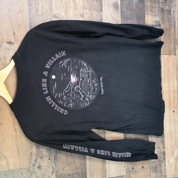 Last Call Chillin Like A Villain Black Long Sleeve Graphic T Shirt Sz Med Men - Picture 1 of 16